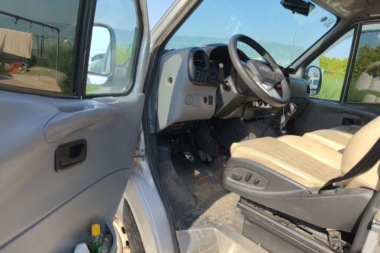 Used JMC Transit 2019 2.8T Commercial Version Short Wheelbase Mid-Roof 6-Seater China VI JX493