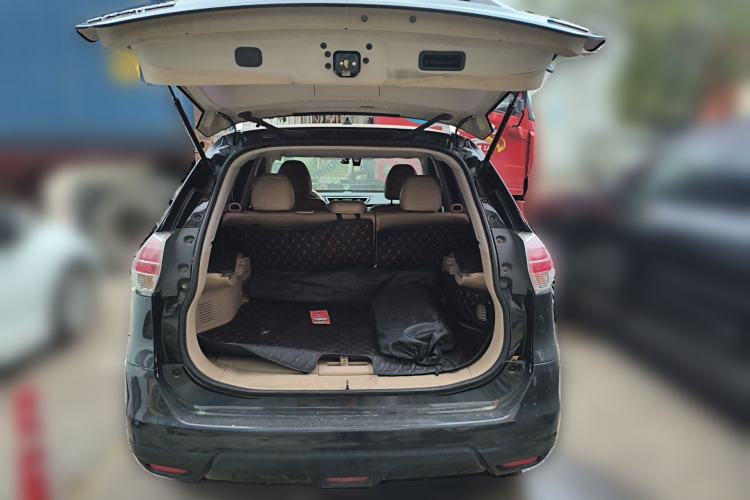 Used Nissan X-Trail 2014 2.5L CVT Leading Edition 4WD
