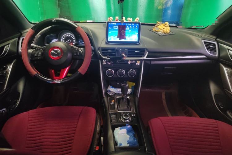 Used Mazda CX-4 2016 2.0L Automatic 2WD Blue Sky Dynamic Edition Center Console