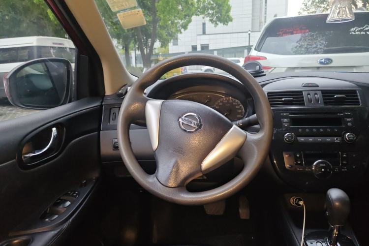 Used Nissan Tiida 2011 1.6L CVT Smart Version Steering Wheel