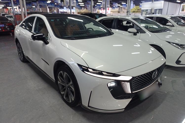 Used Mazda EZ-6 2024 Range-Extended 200 Zhiya Edition Front Right 45 Deg