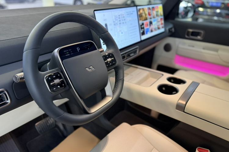 Used Li Auto MEGA 2025 Home Family Special Edition