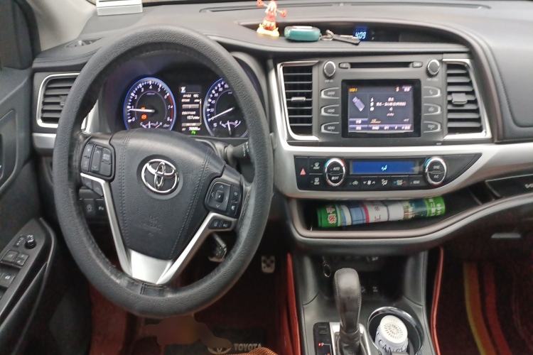 Used Toyota Highlander 2018 2.0T Four-Wheel Drive Luxury Edition 7 Seats China V Emission Standard
