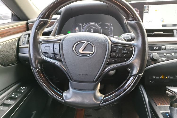 Used Lexus ES 2018 300h Executive Version China V Standard