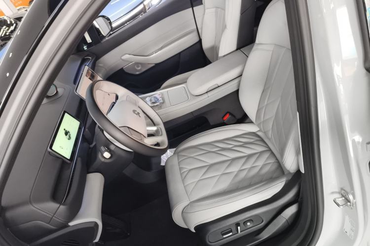 Used Nio ES6 2025 75 kWh Left Front Seat