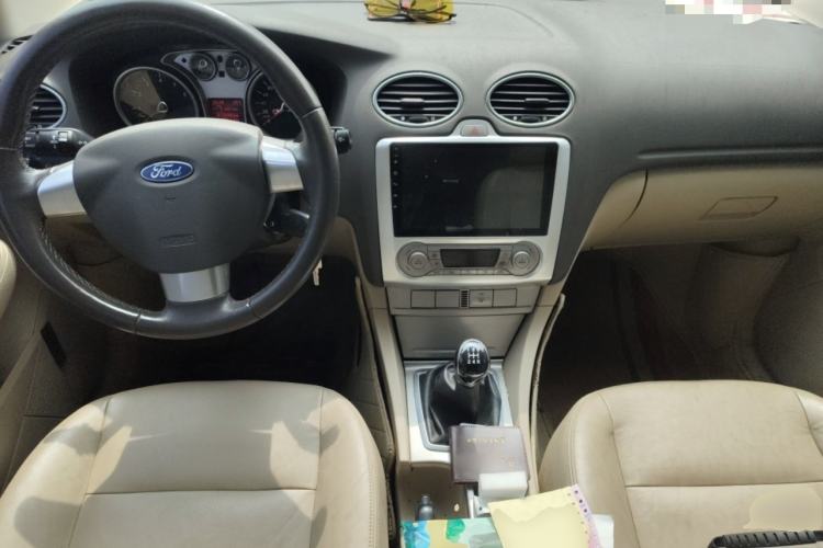 Used Ford Focus 2013 Hatchback Classic 1.8L Manual Fashion Edition Center Console