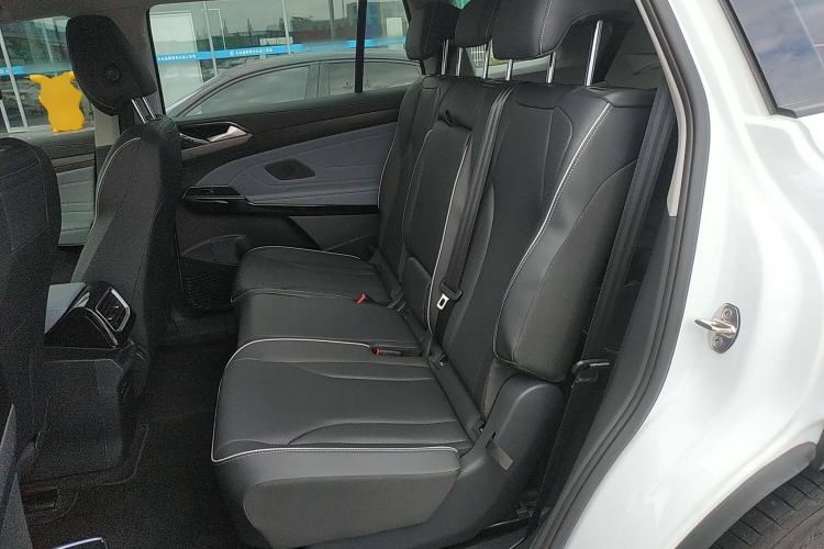 Used Volkswagen ID.6 X 2023 Pure Edition