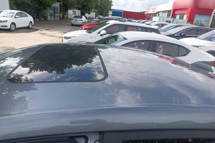 Used Roewe i5 2021 1.5L CVT Black Gold Edition