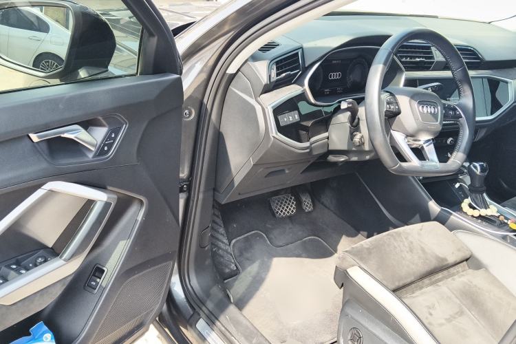 Used Audi Q3 2022 35 TFSI Fashion Dynamic Model
