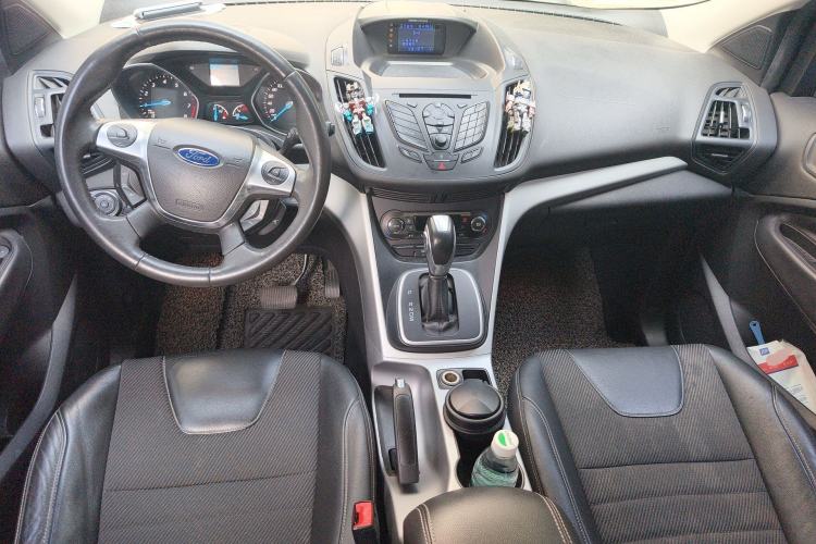 Used Ford Kuga 2013 1.6L GTDi Two-Wheel-Drive Trend Model Center Console