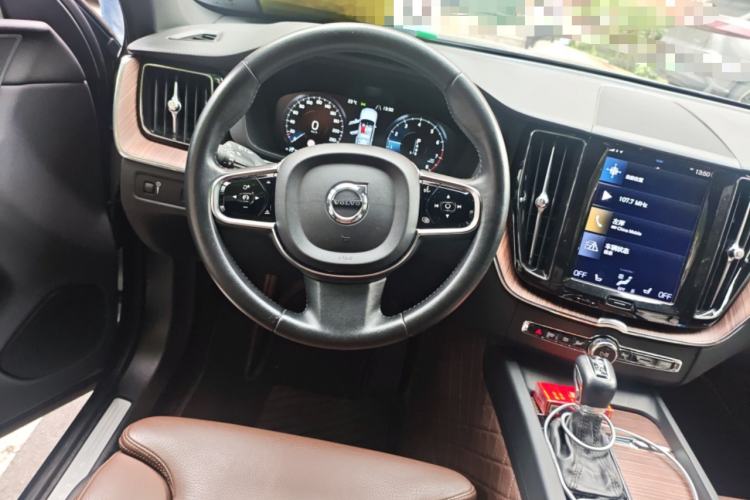 Used Volvo XC60 2021 T5 4x4 Smart Luxury Edition