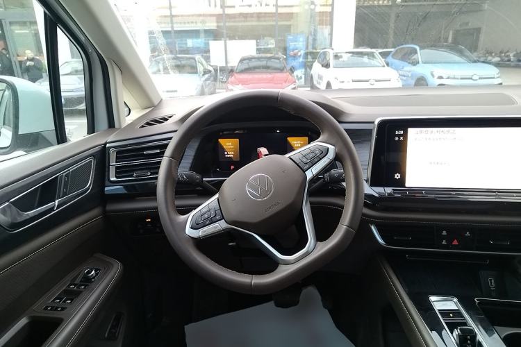 Used Volkswagen Viloran 2024 330TSI Luxury Edition