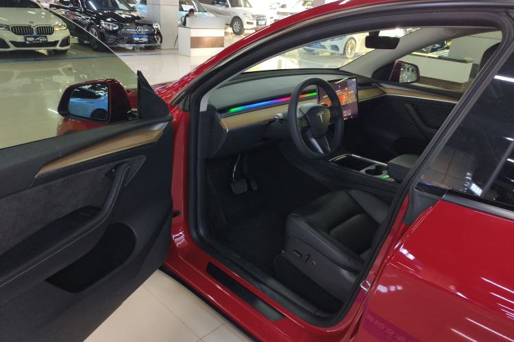 Used Tesla Model Y 2022 Long-Range All-Wheel-Drive Version