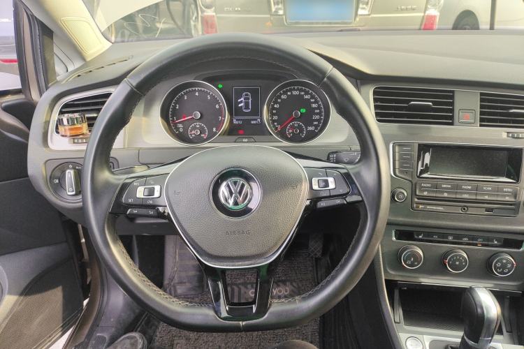 Used Volkswagen Golf 2014 1.4TSI Automatic Luxury Model
