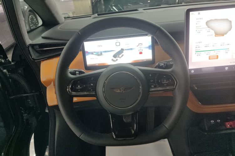 Used Geely Galaxy LEVC L380 2024 140-Degree 6-Seater All-Wheel-Drive Ultra