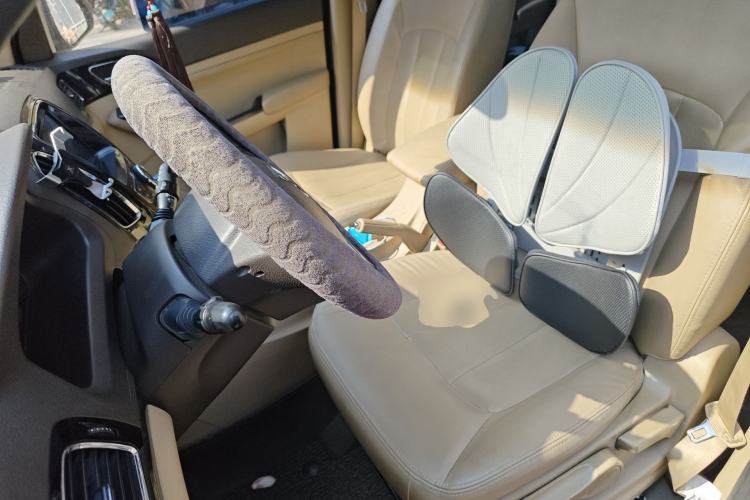 Used Baojun 730 2014 1.5L Manual Luxury Navigation ESP Version 7 Seats Left Front Seat