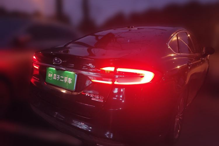 Used Ford Mondeo 2018 EcoBoost 200 Luxury Model Rear Right 45 Deg