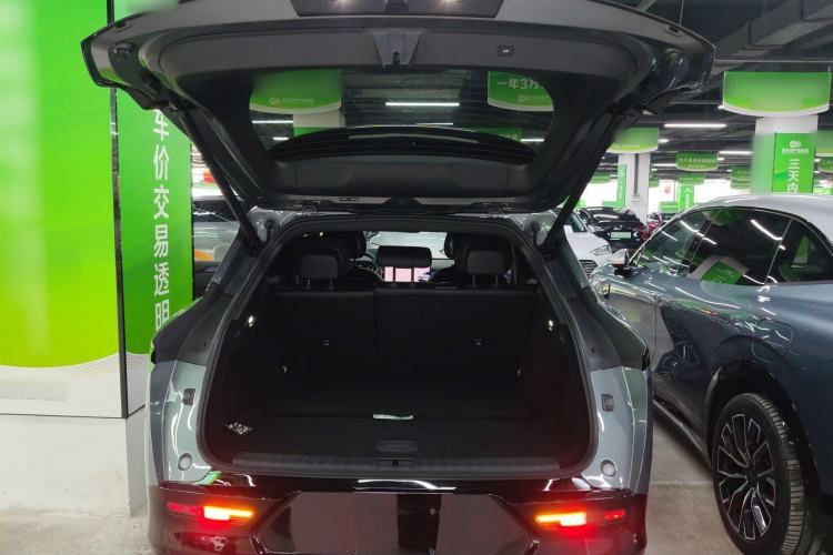 Used Zeekr 7X 2025 100 kWh Long-Range Rear-Wheel Drive with Intelligent Driving Features