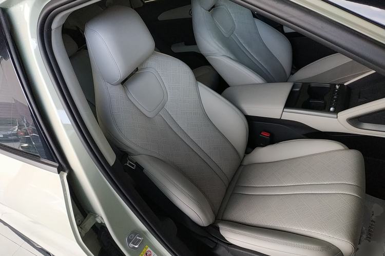 Used BYD Yuan UP 2025 Intelligent Driving Version 401 km Leading Edition
