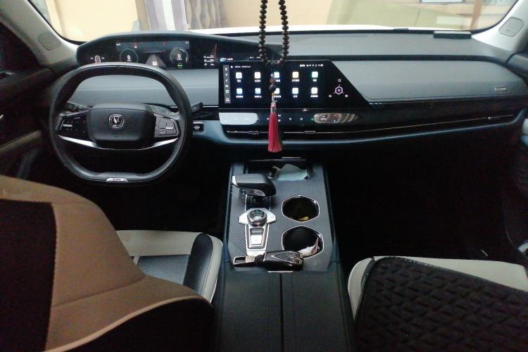 Used CHANGAN UNI-K iDD 2022 Blue Whale iDD 130km 1.5T Excellence Model Center Console