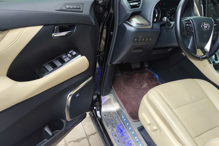 Used Toyota Vellfire 2021 Crown Dual-Engine 2.5L HV Prestige Edition Driver Seat