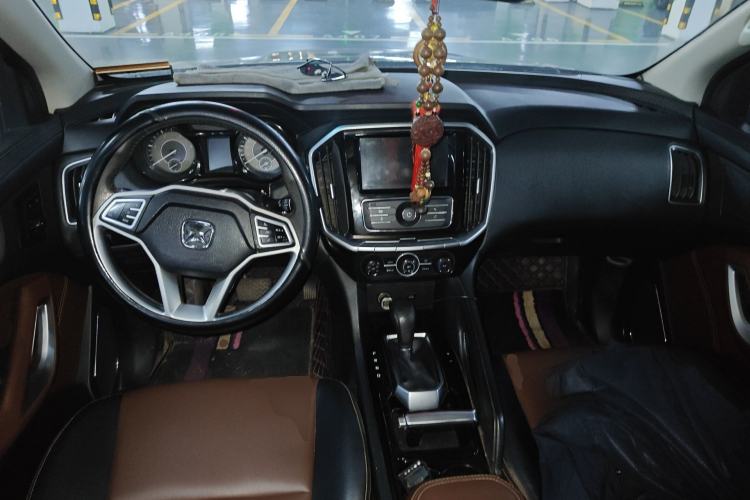 Used JMC Yusheng S350 2017 2.0T Automatic 2WD Diesel Luxury Version with Sunroof 7 Seats
