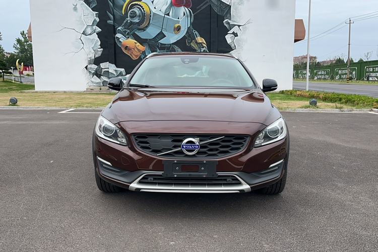 Used Volvo V60 2016 Cross Country T6 AWD
