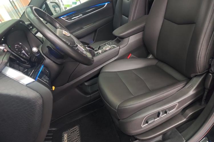 Used Cadillac XT5 2022 2.0T Two-Wheel Drive Luxury Version Left Front Seat