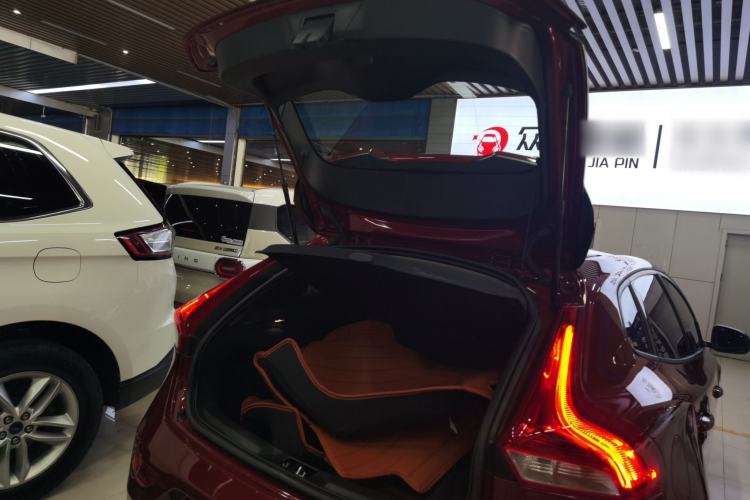 Used Volvo V40 2016 T3 Zhiyi Edition Trunk