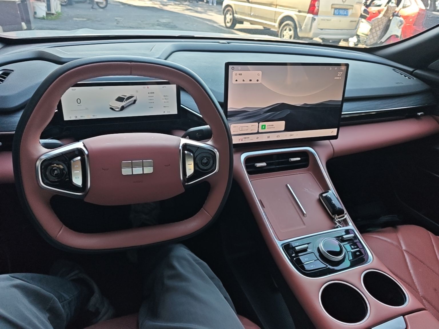 Geely Galaxy L6 2025 EM-i 140km Explorer+ Edition — снимка 12