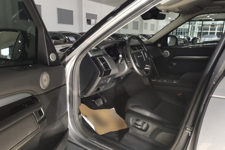 Used Land Rover Discovery 2020 3.0 SC V6 30th Anniversary Special Edition Driver Seat