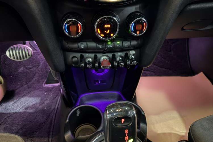 Used MINI MINI 2018 1.5T COOPER Racing Driver