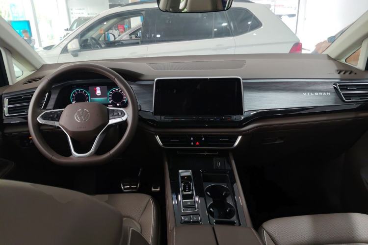 Used Volkswagen Viloran 2024 380TSI Premium Edition