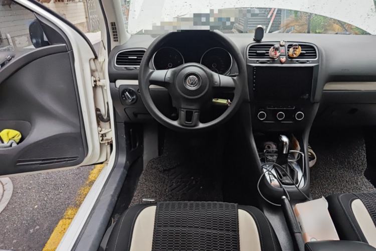 Used Volkswagen Golf 2012 1.6L Automatic Fashion Model
