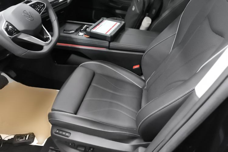 Used Volkswagen Teramont 2025 Tiguan Pro 450TSI 4Motion Crosswind Edition
