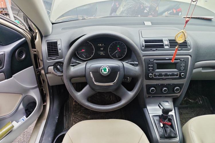 Used Skoda Octavia 2013 2.0L Automatic Yijie Edition Steering Wheel