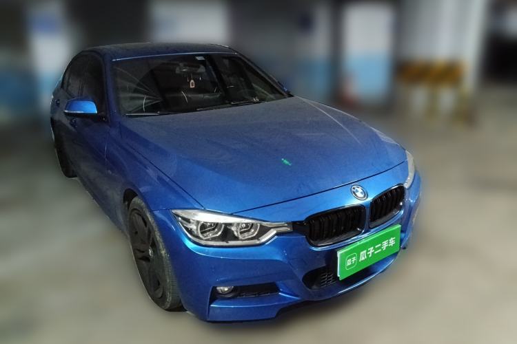 Used BMW 3 Series 2019 320i M Sport Package Front Right 45 Deg