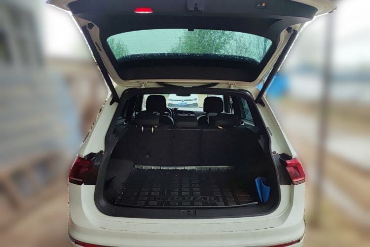 Used Volkswagen Tiguan 2018 380TSI Four-Wheel Drive R-Line Trunk