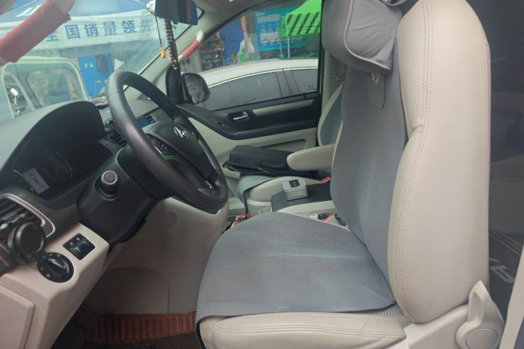 Used SAIC MAXUS G10 2016 2.0T Automatic Elite Edition Left Front Seat