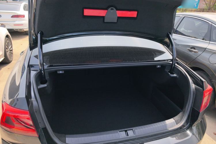 Used Volkswagen Magotan 2020 330TSI DSG Leading Model Trunk