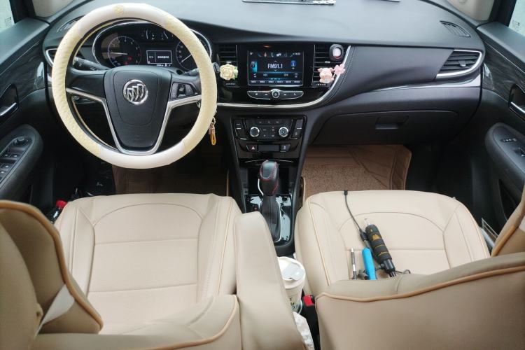 Used Buick Encore 2018 18T Automatic Two-Wheel Drive Urban Leading Model Center Console