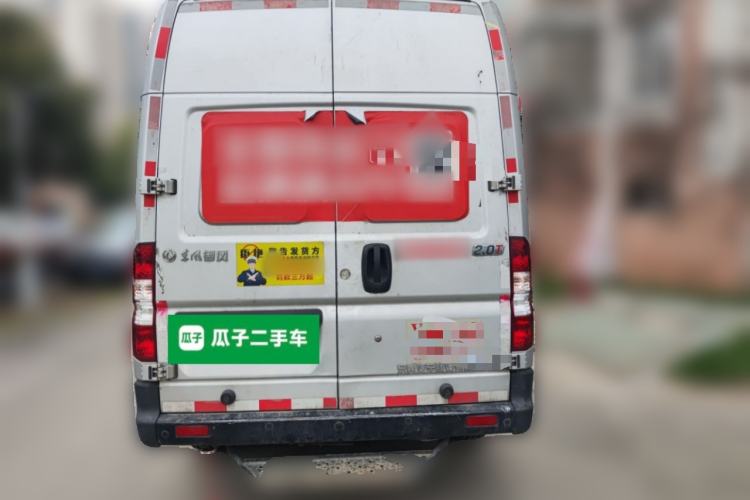 Used Dongfeng Yufeng 2021 2.0T Value Edition Van Long Wheelbase High Roof 3-Seater China VI Standard D20
