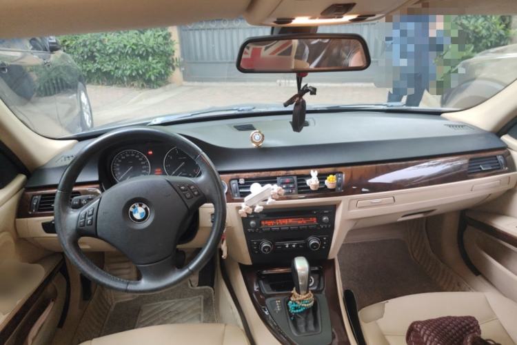 Used BMW 3 Series 2010 320i Luxury Model