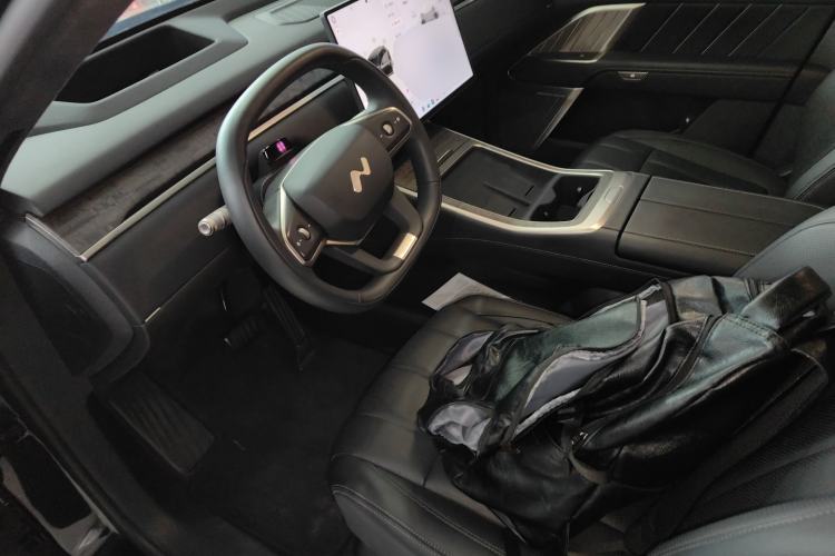 Used ONVO Luxeed L90 2025 Model—Ultra Six-Seater Version
