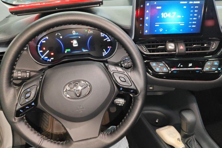 Used Toyota IZOA 2021 Dual-Motor 2.0L Yixiang Edition Center Console