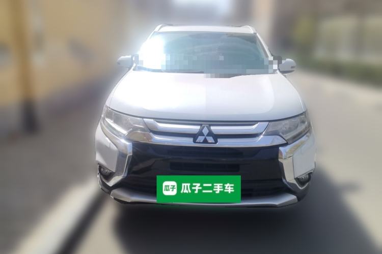 Used Mitsubishi Outlander 2016 2.4L 4x4 Elite Edition 5 Seats Front