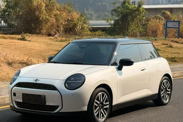 Used MINI Electric COOPER 2025 456km COOPER E Classic Style