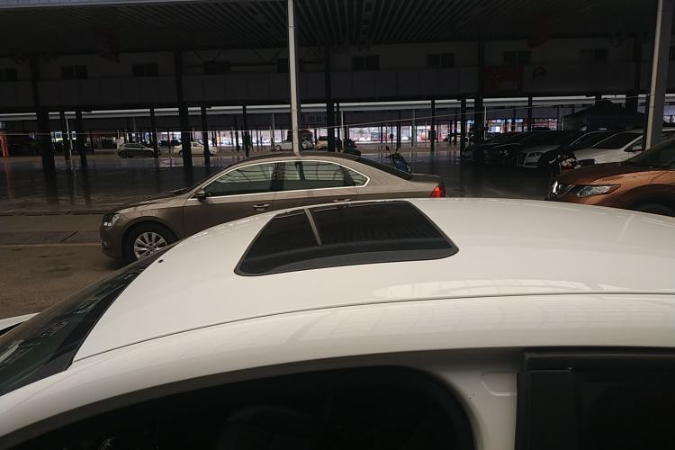 Used Qoros 3 2016 Sedan 1.6L Automatic Zhiyue Model