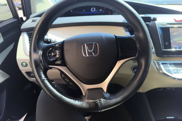 Used Honda Jade 2013 1.8L automatic Comfort version 5 seats