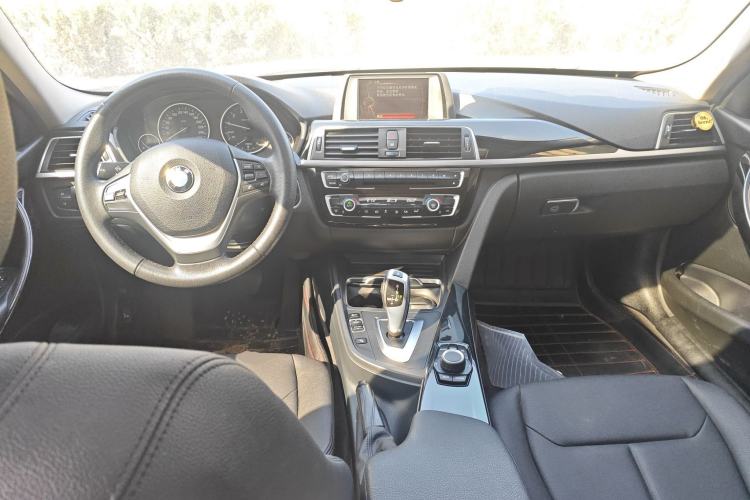 Used BMW 3 Series 2017 320Li Fashion Model Center Console